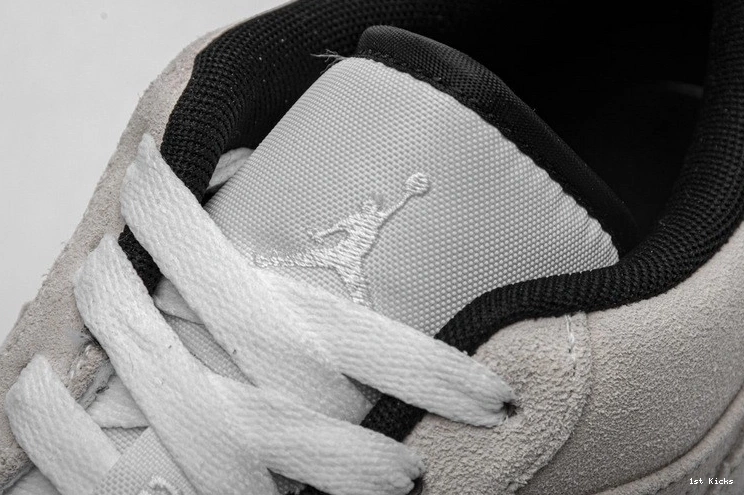 Pink Jordan Gum Hyper 553558-119  1 Low White 0308